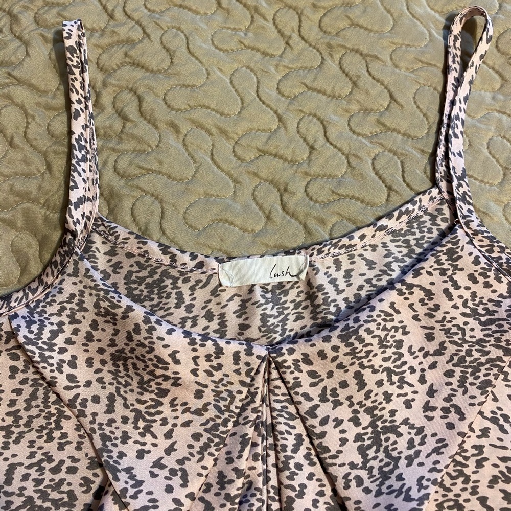 “LUSH” Neckline Ruffle Tank - Picture 8 of 13